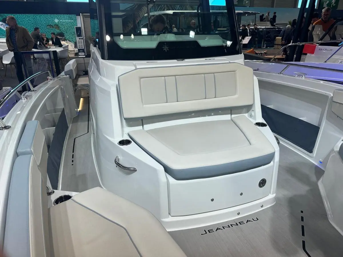 Thumbnail von Jeanneau Cap Camarat 9.0 CC Jeanneau Cap Camarat 9.0CC S2 nieuw model!