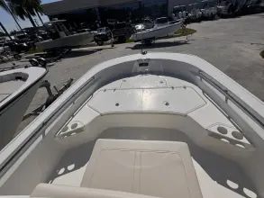 Thumbnail von Boston Whaler 210 Montauk
