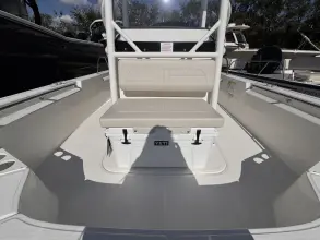 Thumbnail von Boston Whaler 210 Montauk