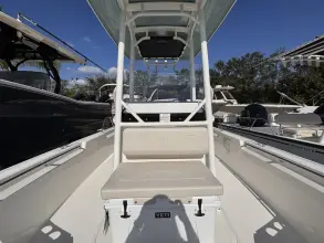 Thumbnail von Boston Whaler 210 Montauk