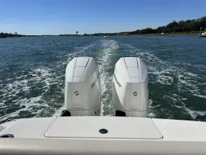 Thumbnail von Boston Whaler 330 Outrage