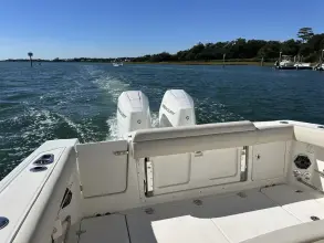 Thumbnail von Boston Whaler 330 Outrage