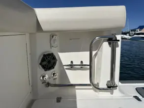 Thumbnail von Boston Whaler 330 Outrage