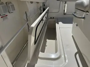 Thumbnail von Boston Whaler 330 Outrage