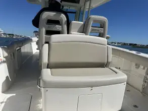 Thumbnail von Boston Whaler 330 Outrage