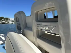 Thumbnail von Boston Whaler 330 Outrage