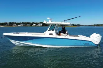 Thumbnail von Boston Whaler 330 Outrage