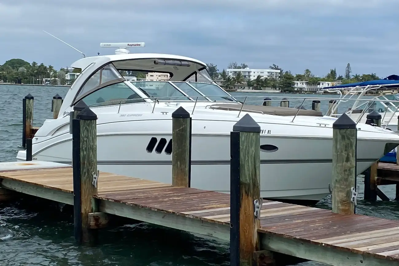 Cruisers Yachts 380 Express Life Of Leisure II