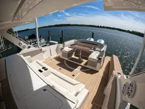 Thumbnail von Tiara Yachts 43LS