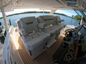 Thumbnail von Tiara Yachts 43LS