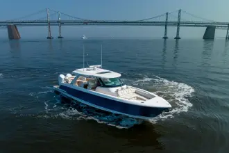 Thumbnail von Tiara Yachts 43LS