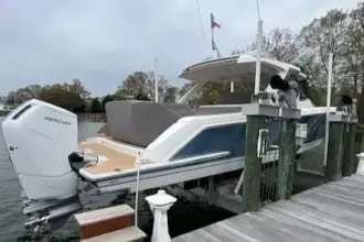 Thumbnail von Tiara Yachts 43LS