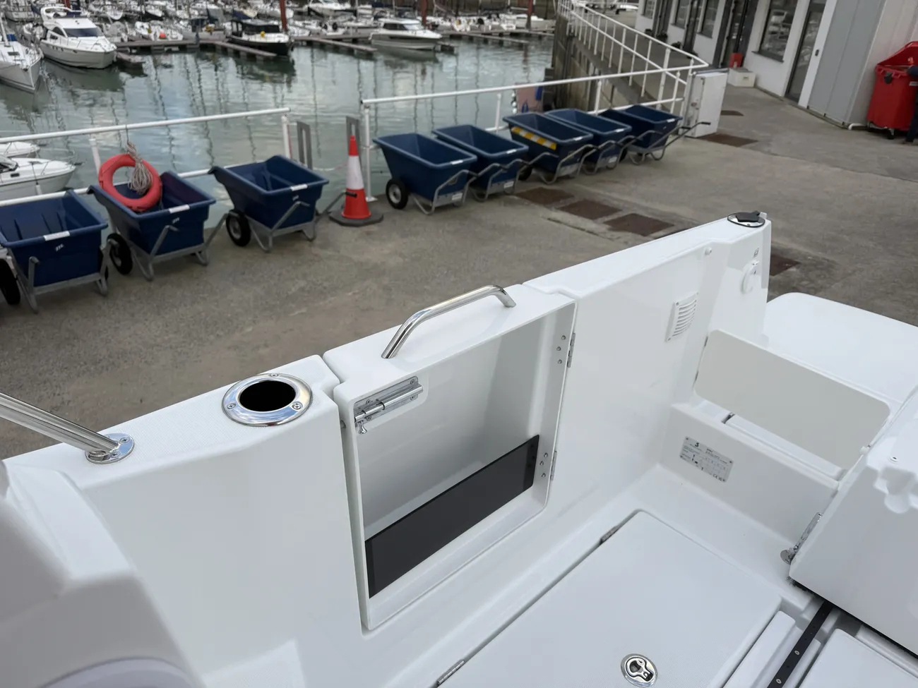 Thumbnail von Beneteau Antares 8