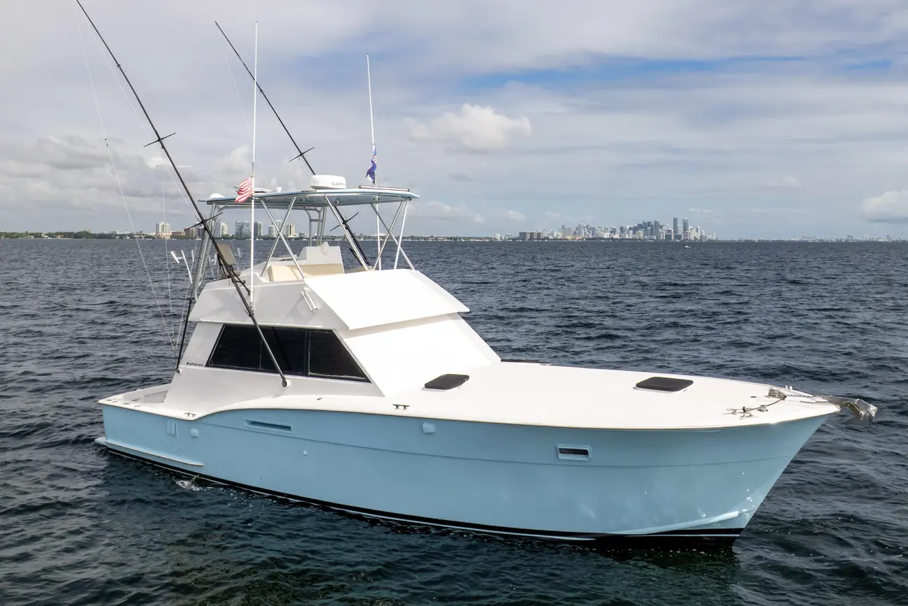 Thumbnail von Hatteras 42 Convertible