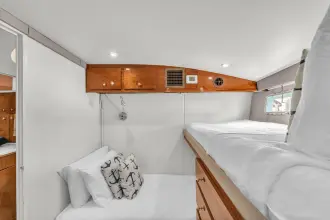 Thumbnail von Hatteras 42 Convertible