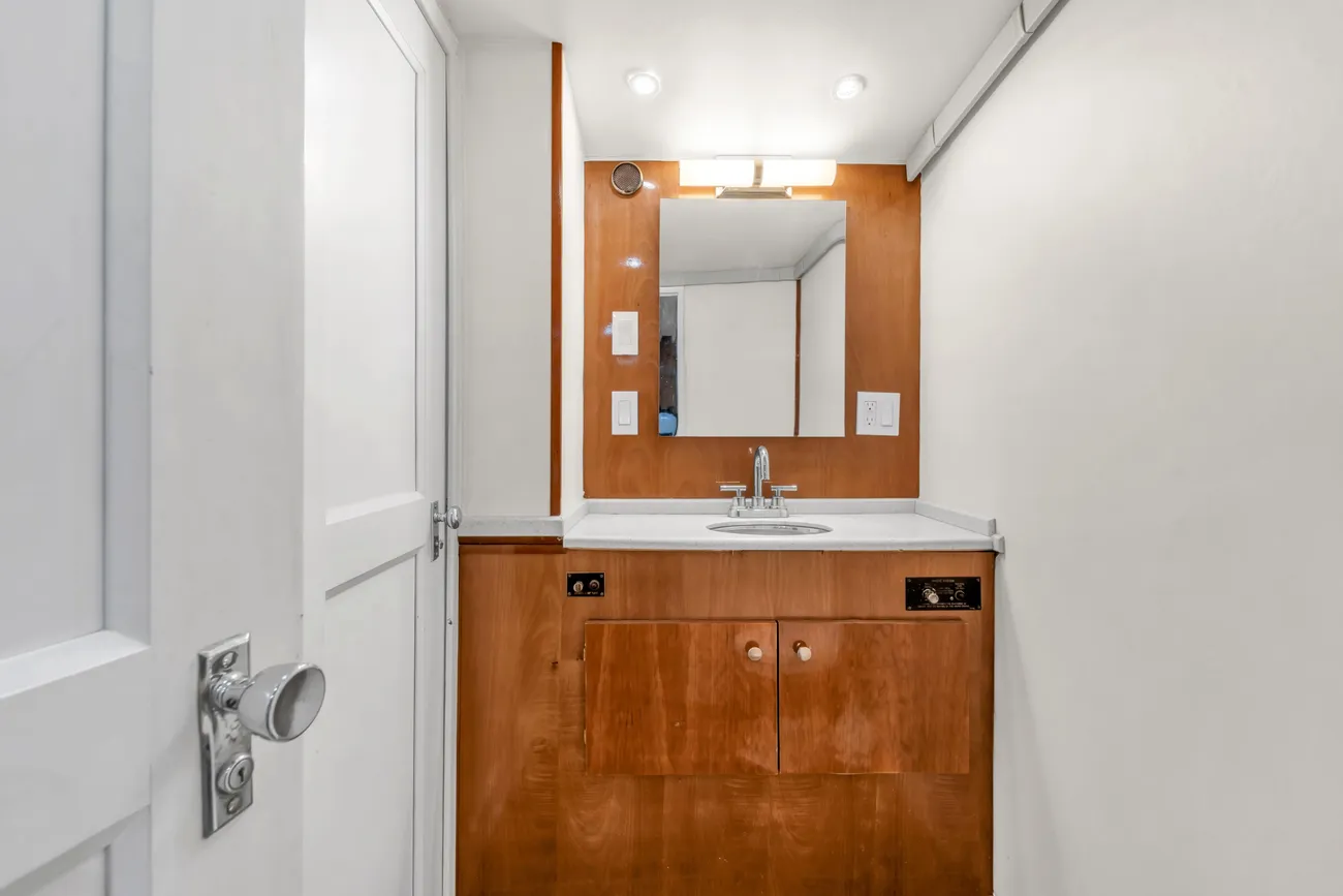 Thumbnail von Hatteras 42 Convertible