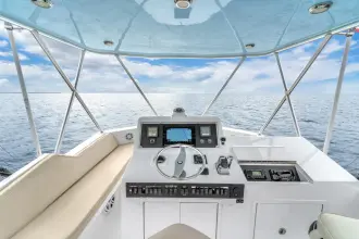 Thumbnail von Hatteras 42 Convertible