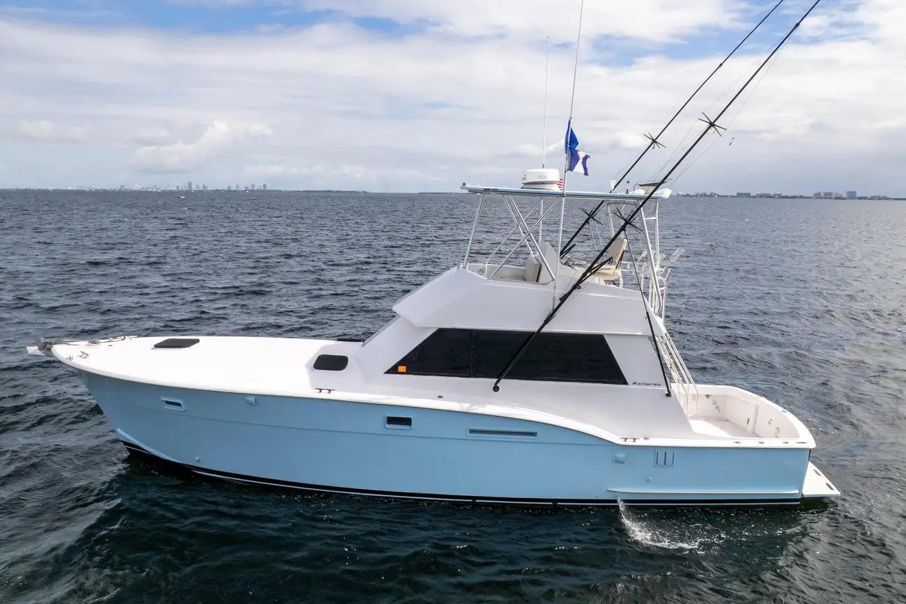 Thumbnail von Hatteras 42 Convertible