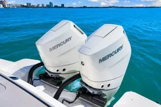 Thumbnail von Boston Whaler 330 Vantage