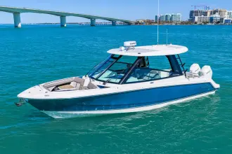 Thumbnail von Boston Whaler 330 Vantage