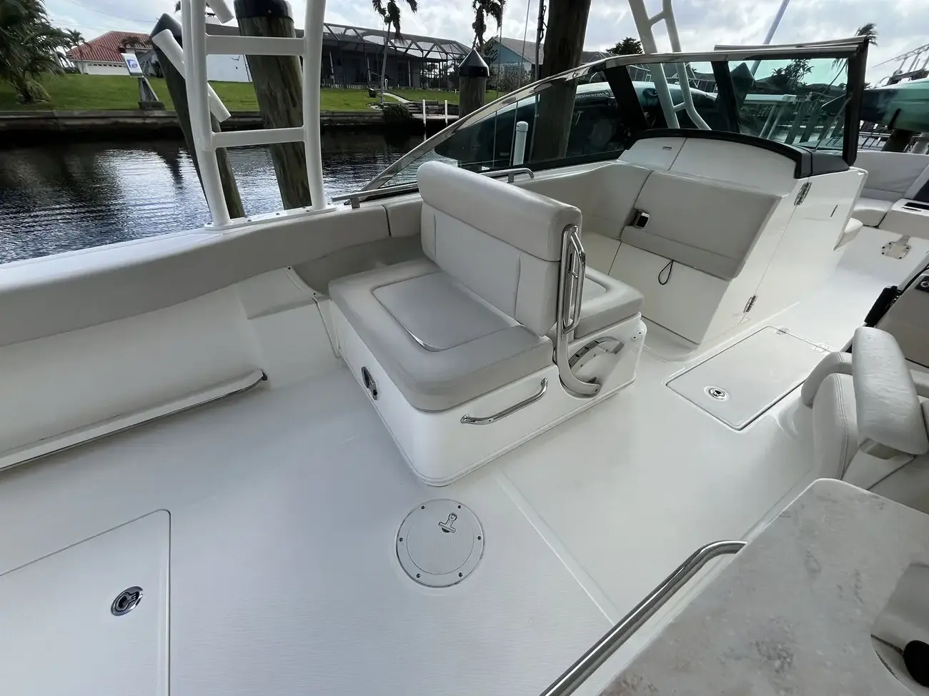 Thumbnail von Boston Whaler 270 Vantage
