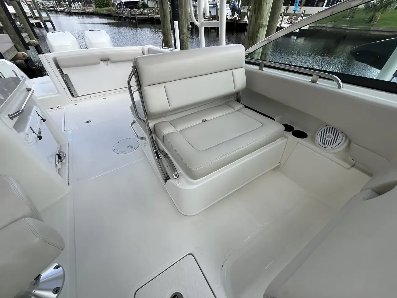 Thumbnail von Boston Whaler 270 Vantage