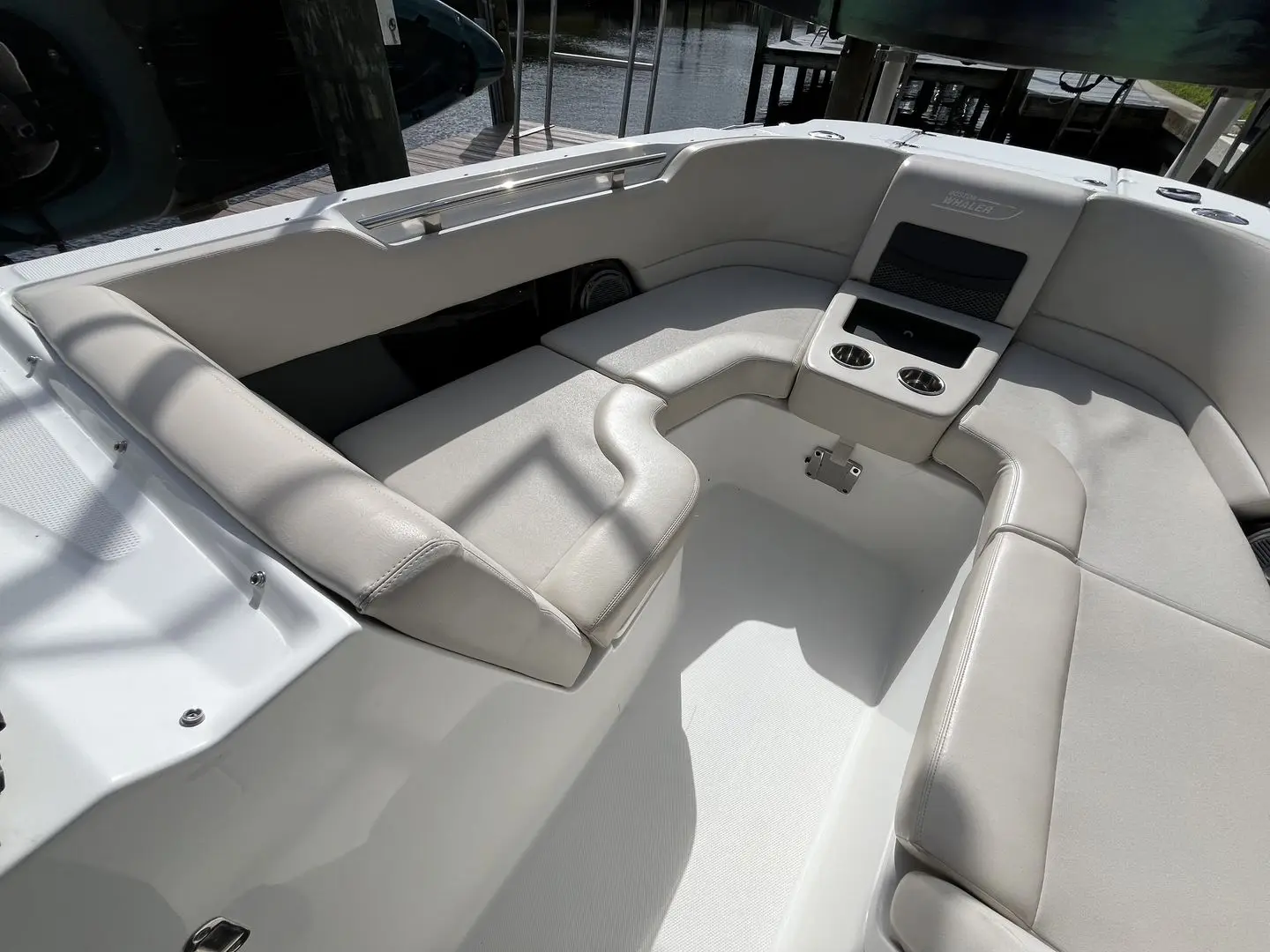 Thumbnail von Boston Whaler 270 Vantage