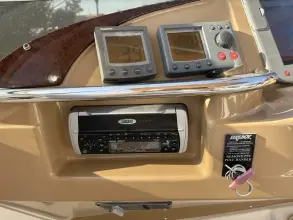 Thumbnail von Carver 396 Motor Yacht Quality Time