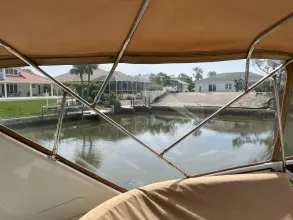 Thumbnail von Carver 396 Motor Yacht Quality Time