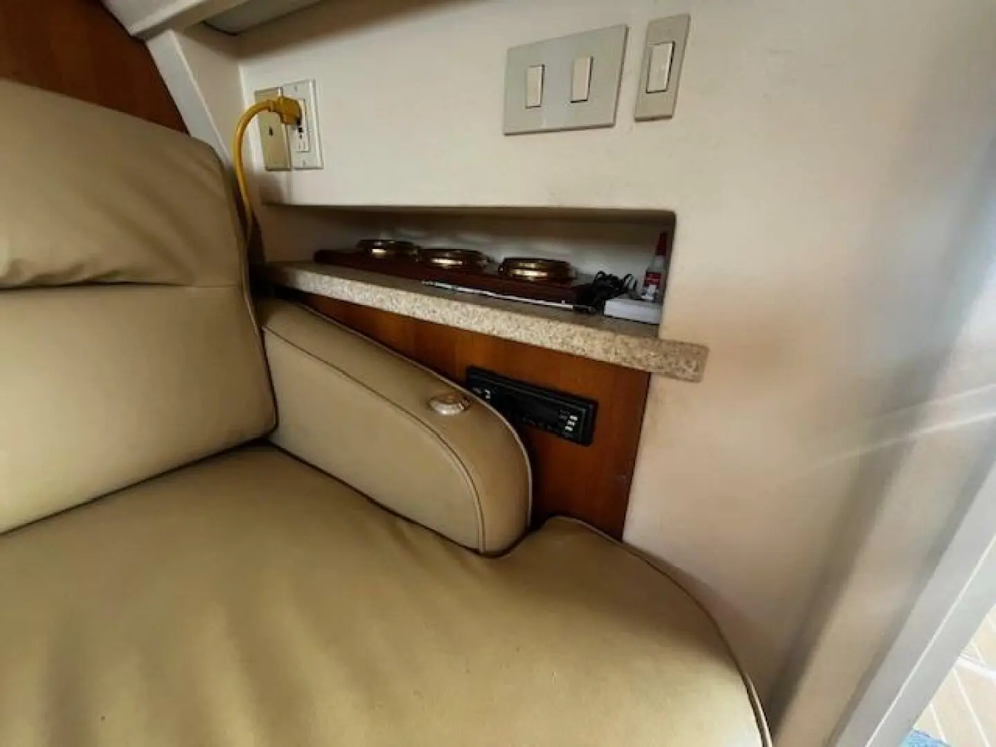 Thumbnail von Mainship 390 Donary