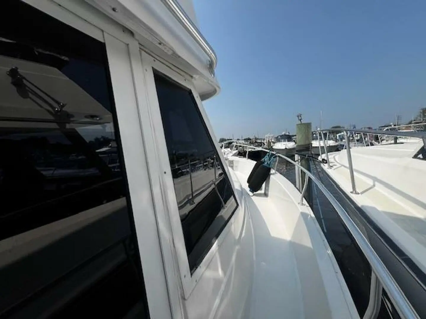 Thumbnail von Mainship 390 Donary