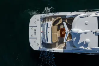 Thumbnail von シー レイ 330 サンダンサー  作業現場