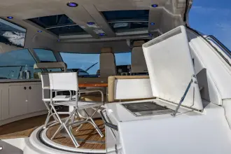 Thumbnail von シー レイ 330 サンダンサー  作業現場