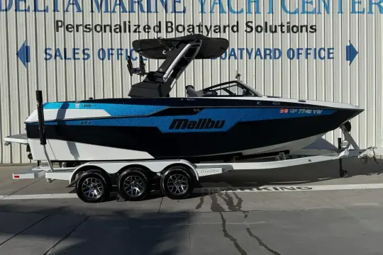 Malibu M240