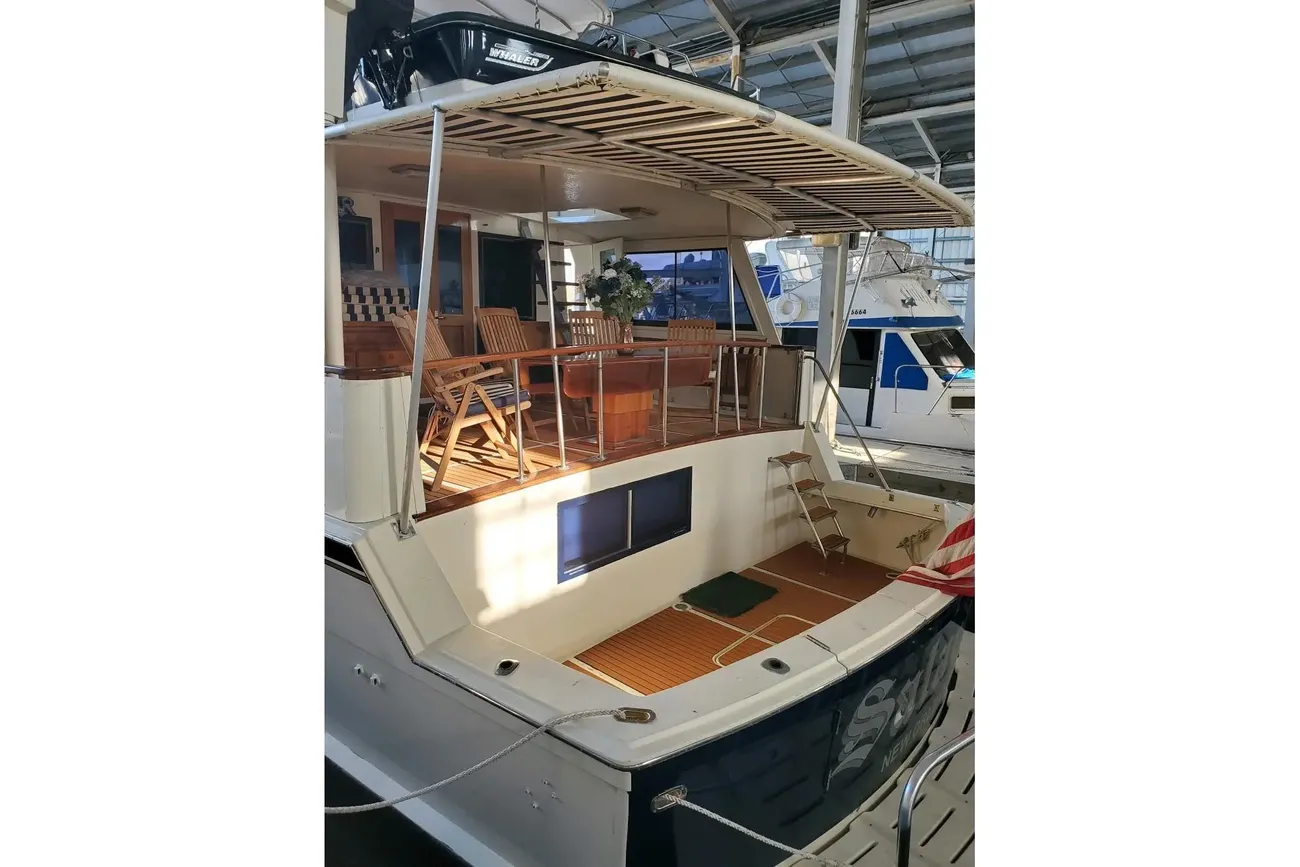 Thumbnail von Hatteras 61 Cockpit Motor Yacht