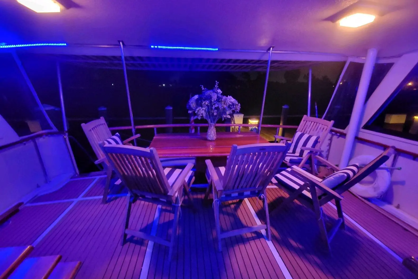 Thumbnail von Hatteras 61 Cockpit Motor Yacht