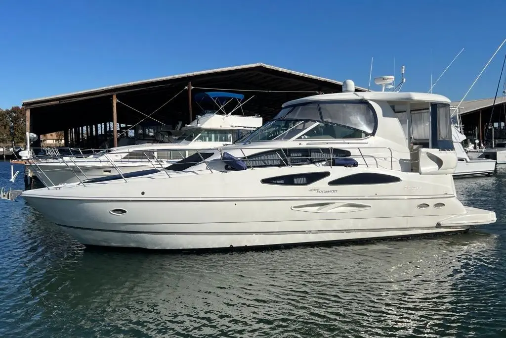Cruisers Yachts 4450 Express