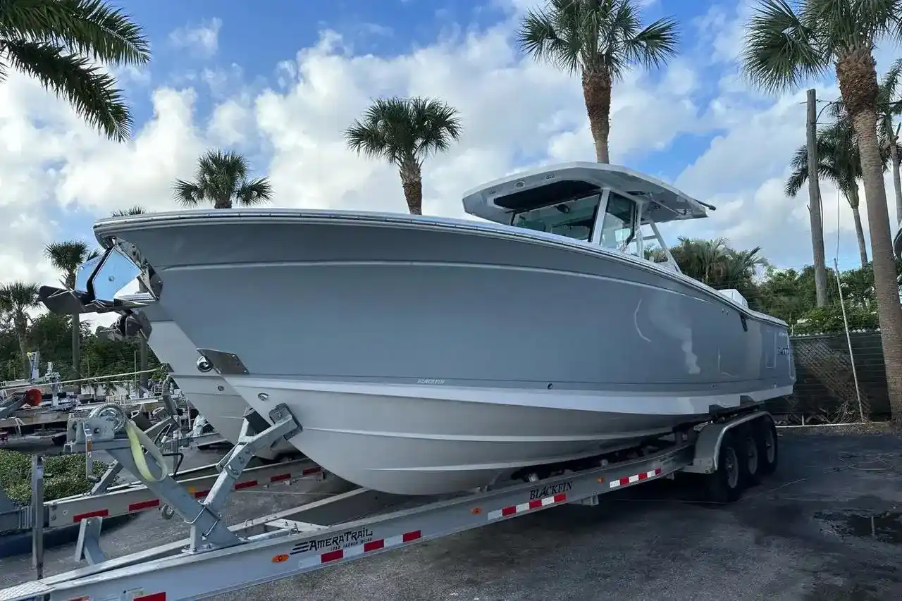 Thumbnail von Blackfin 332 CC