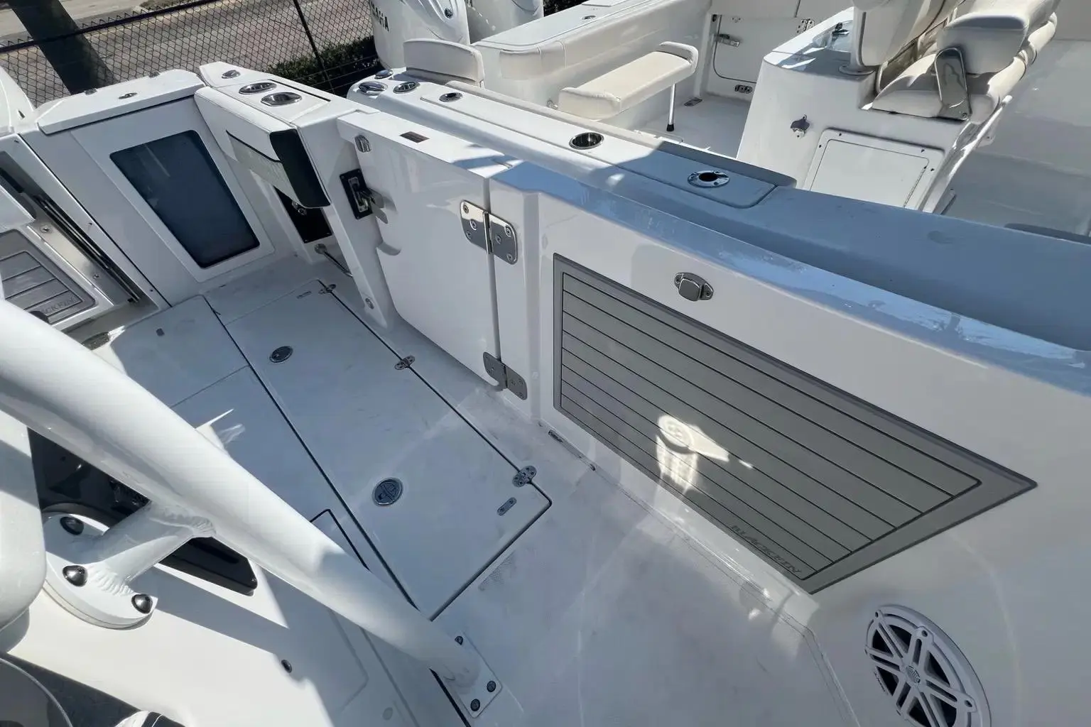 Thumbnail von Blackfin 332 CC