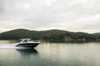 Thumbnail von Sea Ray SLX 310 z silnikiem zewnętrznym