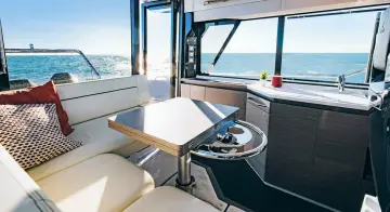 Thumbnail von Wellcraft Explorer 28