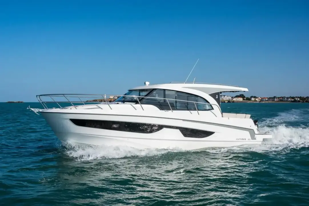 Beneteau Antares 11 DISPONIBLE PARA PEDIR