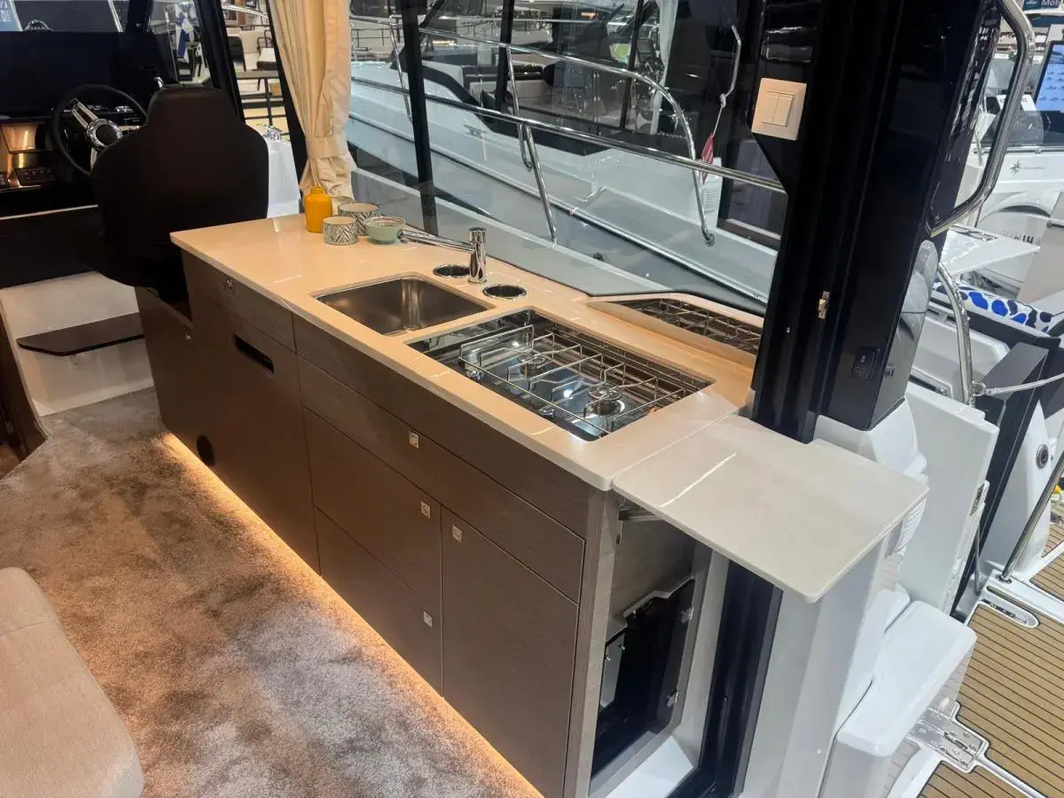 Thumbnail von Jeanneau Merry Fisher 1095 Coupé Jeanneau 1095 coupé serie 2