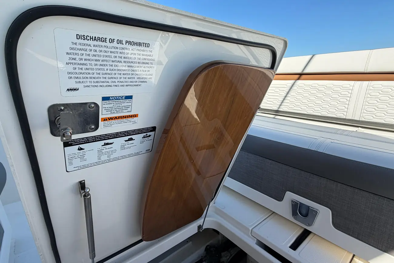 Thumbnail von Tiara Yachts 34 LS