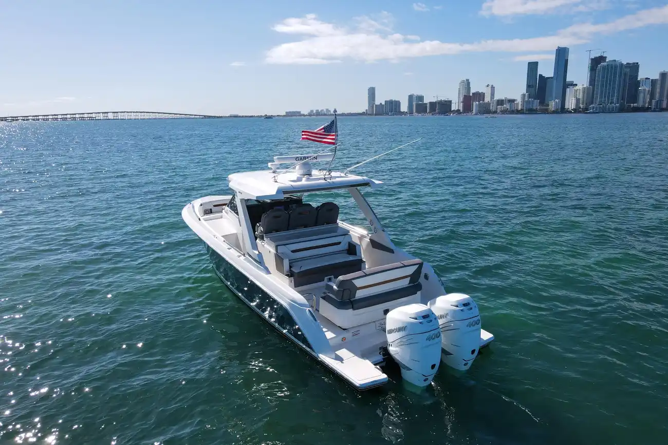 Thumbnail von Tiara Yachts 34 LS