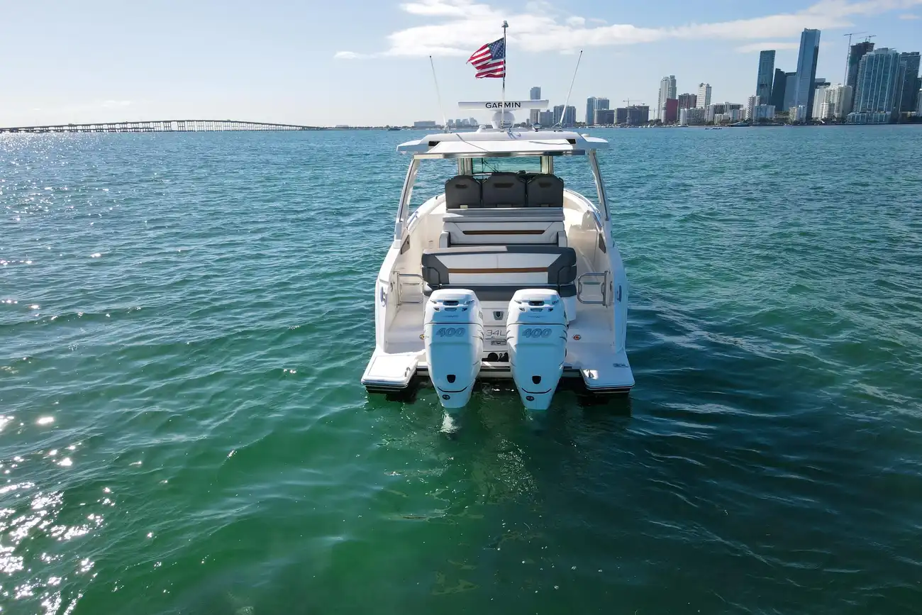 Thumbnail von Tiara Yachts 34 LS