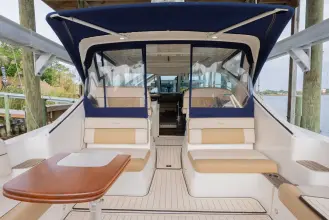 Thumbnail von Tiara Yachts 3100 Coronet
