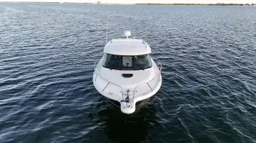 Thumbnail von Tiara Yachts 3100 Coronet