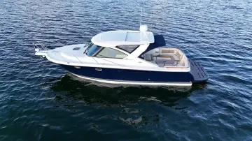 Thumbnail von Tiara Yachts 3100 Coronet