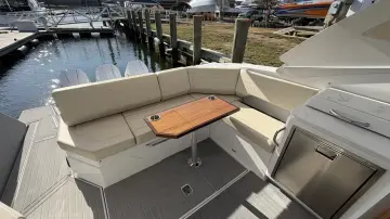 Thumbnail von Cruisers Yachts 38 GLS OB